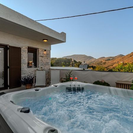 Вилла Casa Kastella, Private Jacuzzi & Bbq Facilities! Angouseliana Экстерьер фото