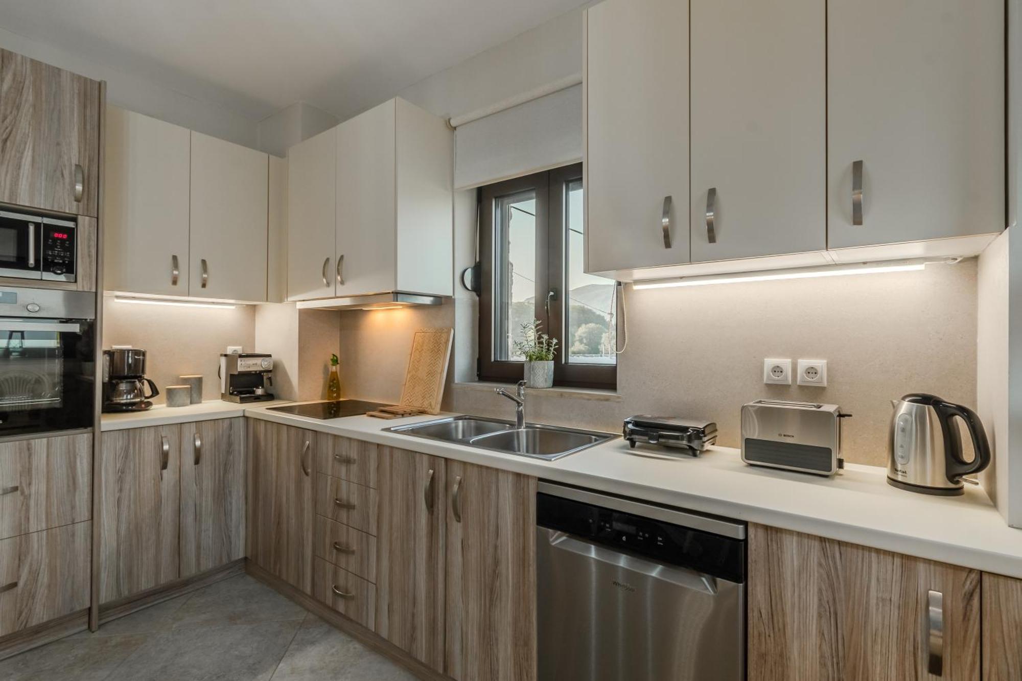 Вилла Casa Kastella, Private Jacuzzi & Bbq Facilities! Angouseliana Экстерьер фото